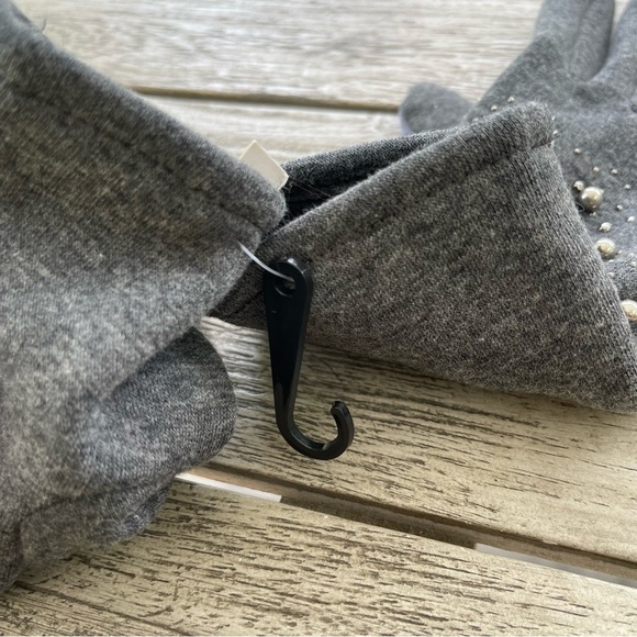Elegant Gray Pearl-Embellished Fleece Lined Smartphone Friendly Gloves NWT - Picture 4 of 6